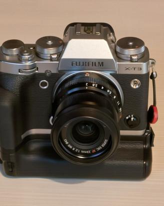 Fujifilm X-T3 Silver + Battery Grip + Obiettivo 23