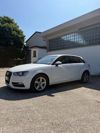 Audi A3 1.6 TDI clean diesel S tronic Ambition