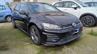 Volkswagen Golf 2.0 TDI 150 CV SCR R-Line Manuale