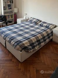 Letto matrimoniale IKEA com contenitore