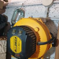 Avvolgi cavo 220wolt lampadina 12/24wolt