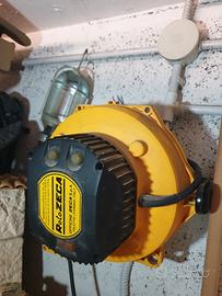 Avvolgi cavo 220wolt lampadina 12/24wolt