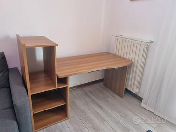 Scrivania in legno