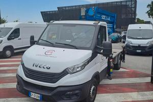 Piattaforma aerea autocarrata  CTE ZED 21.3 J su t