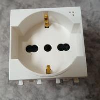 Presa schuko bipasso Ave Domus Sistema 44 441090/1