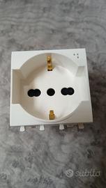 Presa schuko bipasso Ave Domus Sistema 44 441090/1