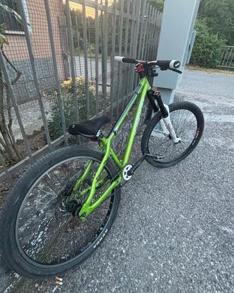 Wheelie/dirt subsin 26"