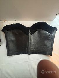 Top in pelle con frange