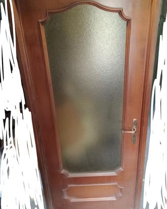 Porta in legno con vetro 