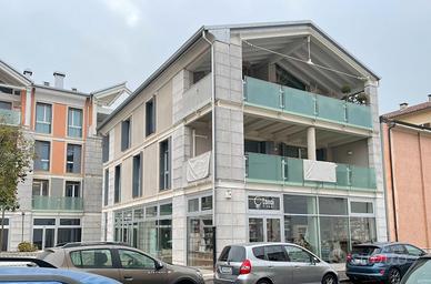Ufficio allestito come studio dentistico