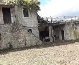 Casolare con giardino-terrazzo-terreno in Molise