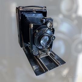 Macchina fotografica antica