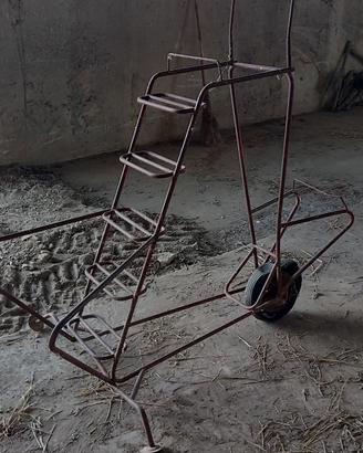 Carrello Scaletta Raccoglifrutta Vintage. 