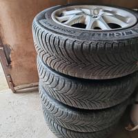 Gomme con cerchio in lega 