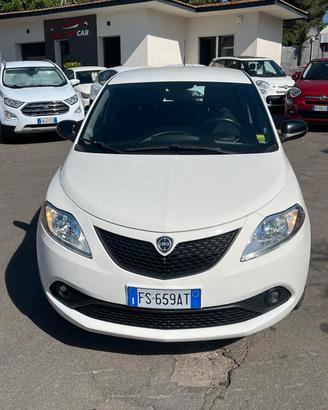 Lancia Ypsilon 1.2 69 CV 5 porte S&S Platinum