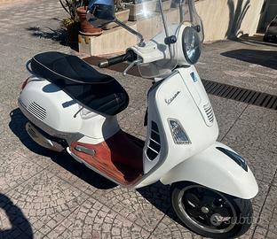 Vespa Gts 300 ie