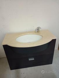Mobile bagno con lavabo e top marmo