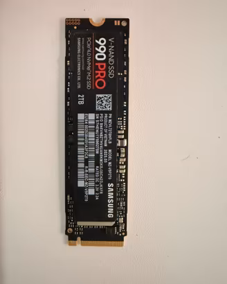SSD mvne 2Tb + case