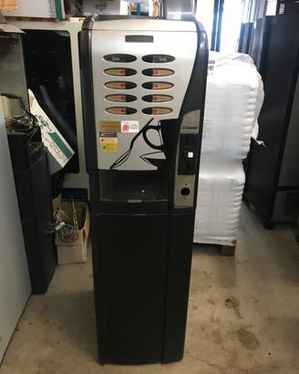 Distributore automatico saeco