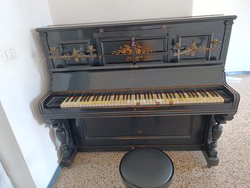 Antico pianoforte di fine Ottocento in buono stato