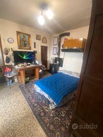 Divano letto matrimoniale Ikea doghe in legno