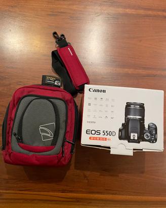 CANON Eos 550D EF-S 18-55 + borsa tracolla