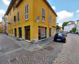 Locale commerciale a Parma