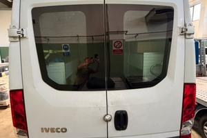 Iveco Daily porte posteriori vetrate