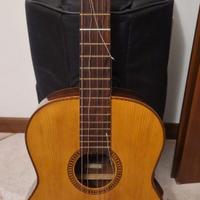 Chitarra classica Giannini + cover e cavalletto