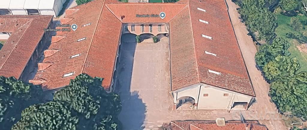 Rustico / Casale di 346000 m² con più di 5 locali - Vista 4