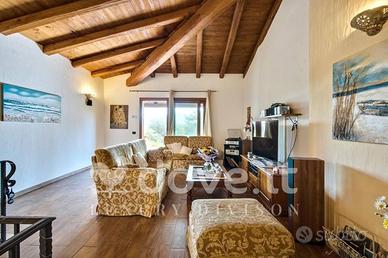 Villa di 241 m² con 5 locali a Olbia