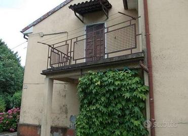 Immobile in asta di 238 m² con più di 5 locali a C