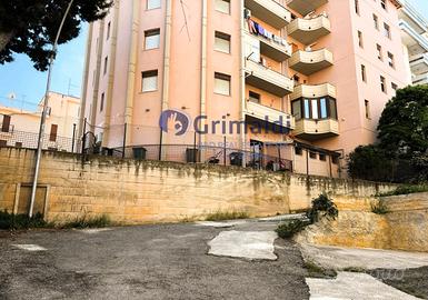 Grande locale commerciale 2 vani Casteldaccia