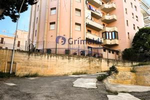 Grande locale commerciale 2 vani Casteldaccia
