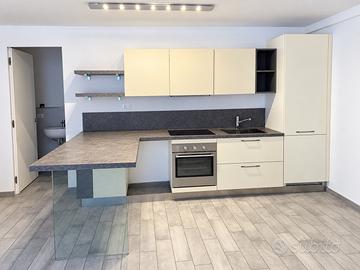 Cucina ARREDO3 completa 345cm, penisola in vetro