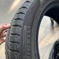 4 pneumatici Pirelli invernali 215/55 R18