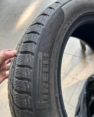 4 pneumatici Pirelli invernali 215/55 R18