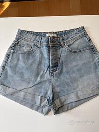 Pantalone corto