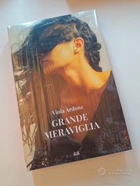 Libro "Grande meraviglia" di Viola Ardone 