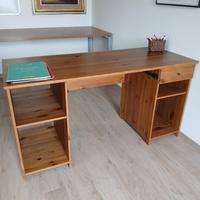 Scrivania ikea legno con cassetto