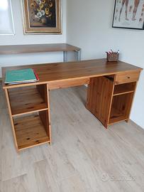 Scrivania ikea legno con cassetto