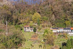 CASA DI TESTA CON VISTA MOZZAFIATO SULLA VALLAT...