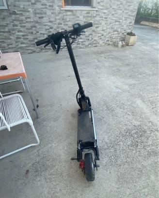 Mono pattino elettrico