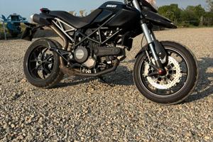 Ducati Hypermotard 796