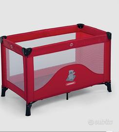 lettino da campeggio blu e rosso 