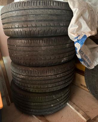 Cerchi e pneumatici estivi 195 55 R15 Ford Fiesta