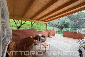 Appartamento di 241 m² con più di 5 locali e box a