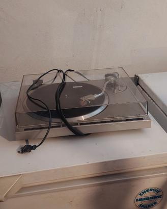 Giradischi con impianto stereo