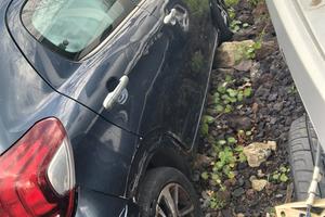 Peugeot 108 sinistrata 