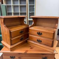 Coppia comodini legno abete